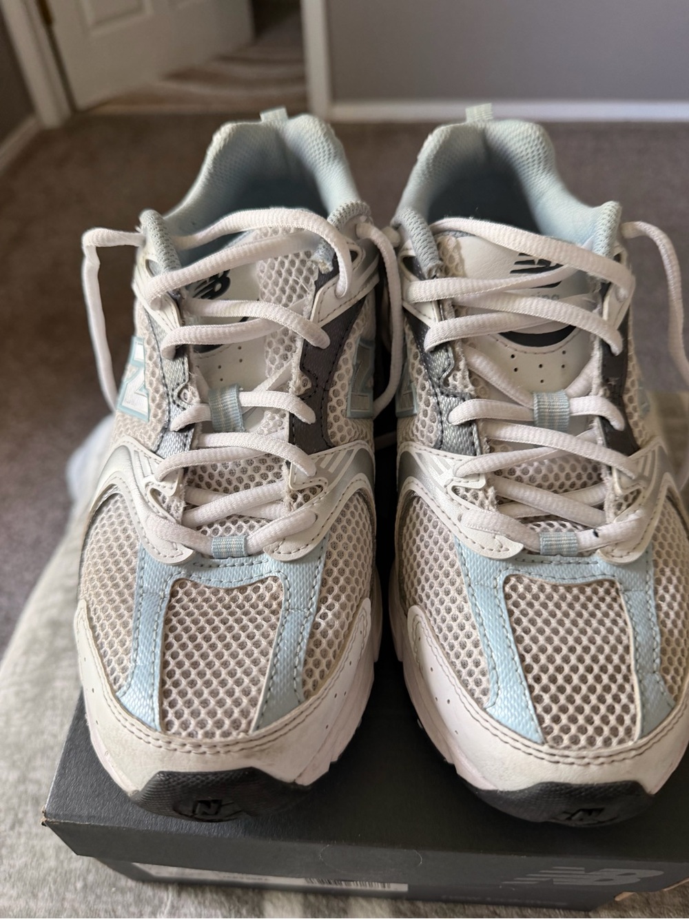 New Balance 530 Women’s Size 7 White and Light Blue Athletic Sneakers